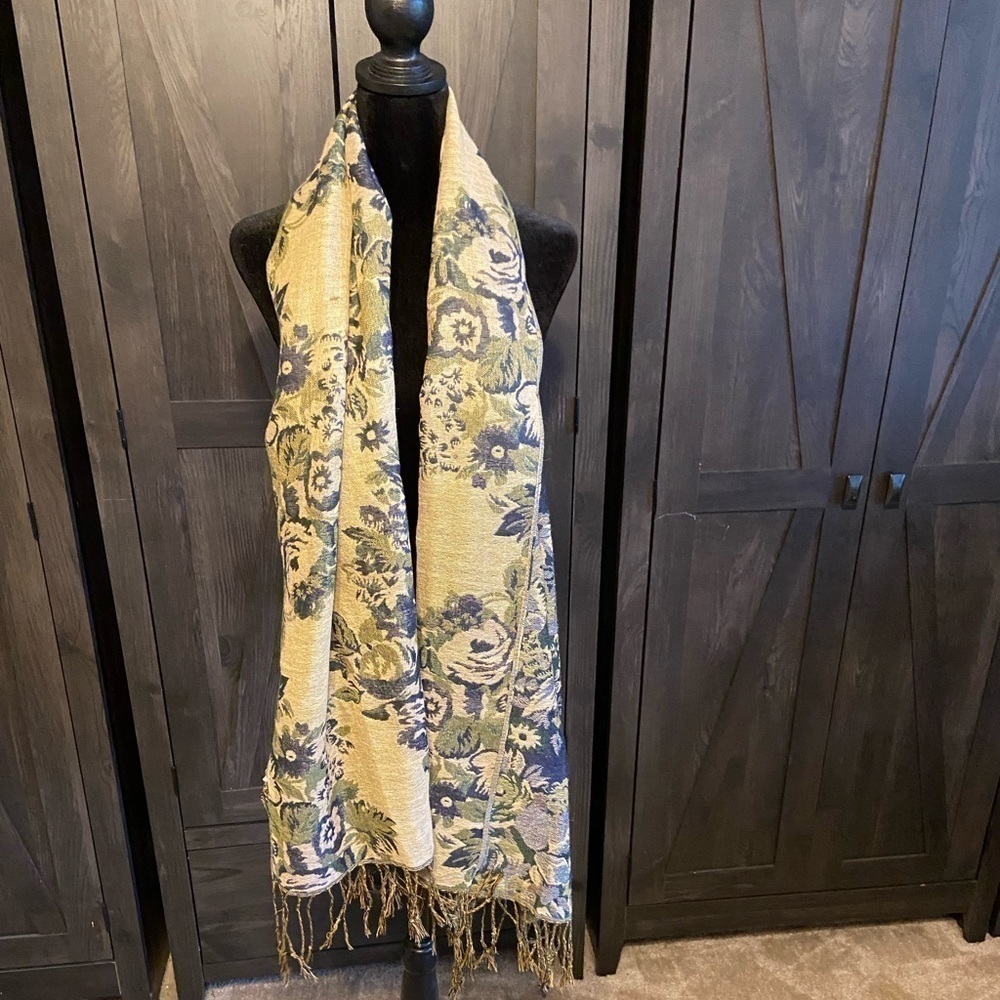 Fringed Rectangular Cozy Neck Scarf 2 sides